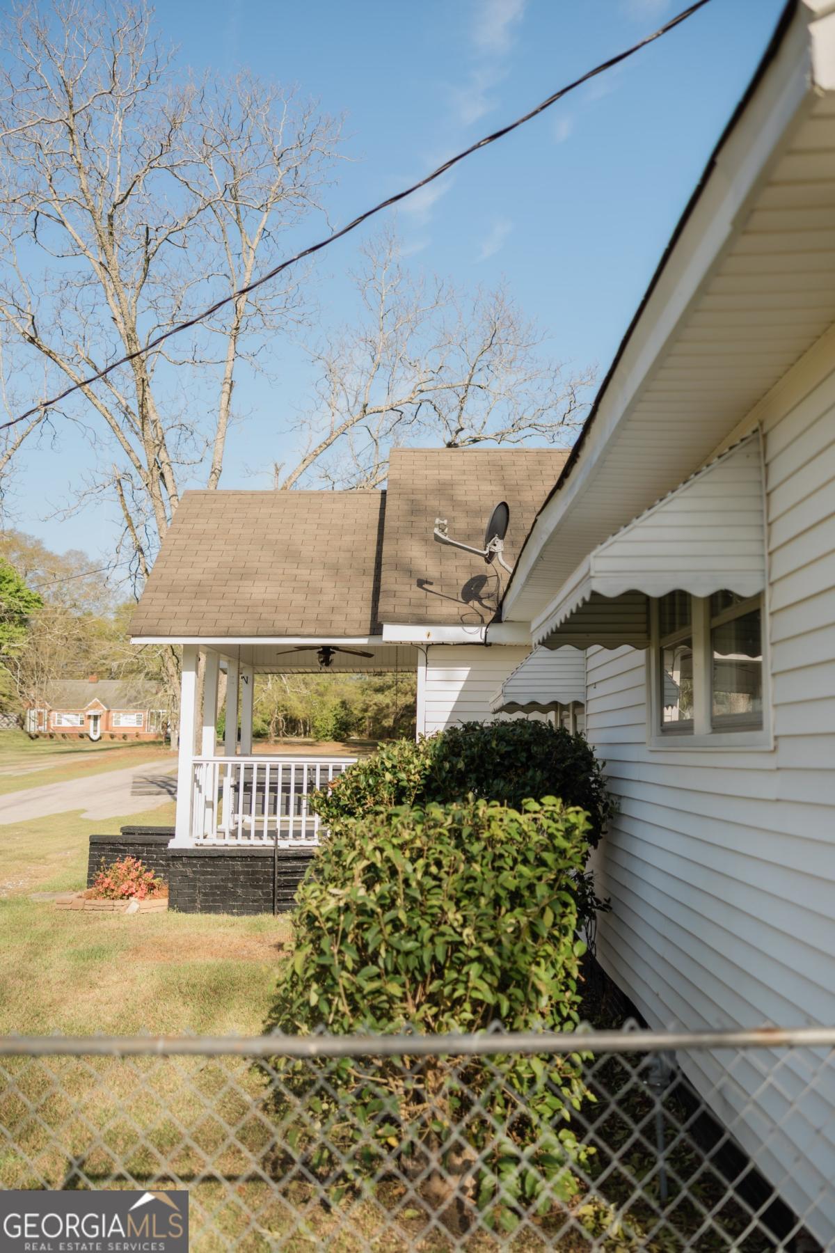 2474 Highway 19 N Property Photo 25