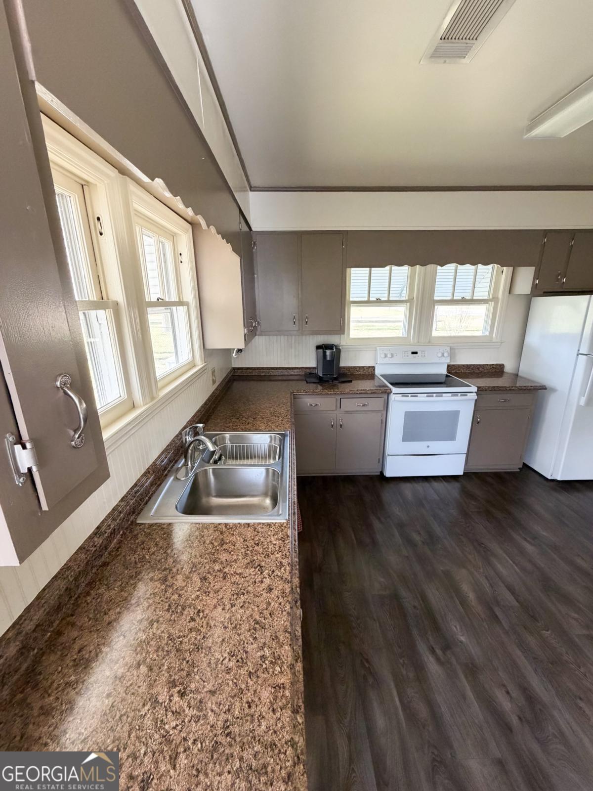 2474 Highway 19 N Property Photo 62