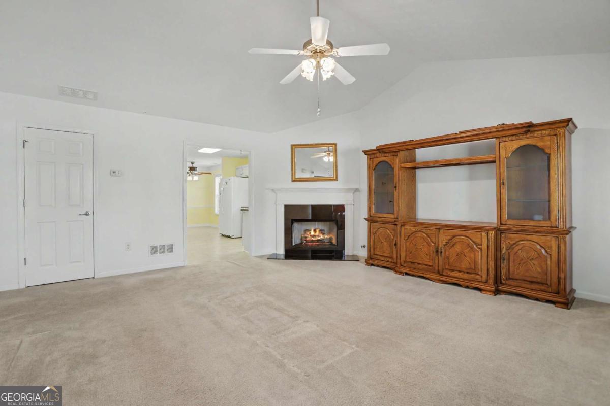 676 Majesty Crossing Property Photo 2