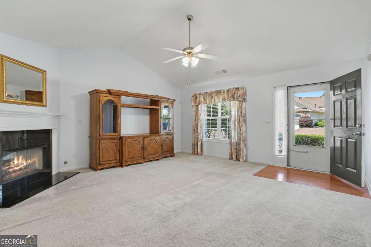 676 Majesty Crossing Property Photo 4