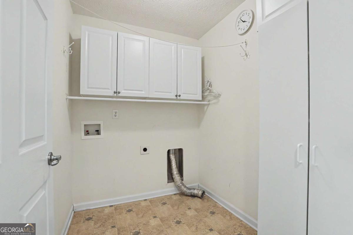 676 Majesty Crossing Property Photo 17