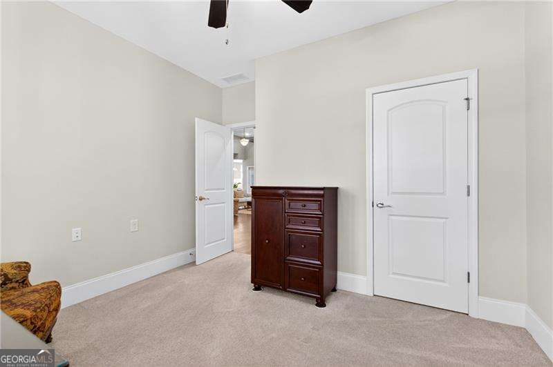 527 Margaret Lane Property Photo 8
