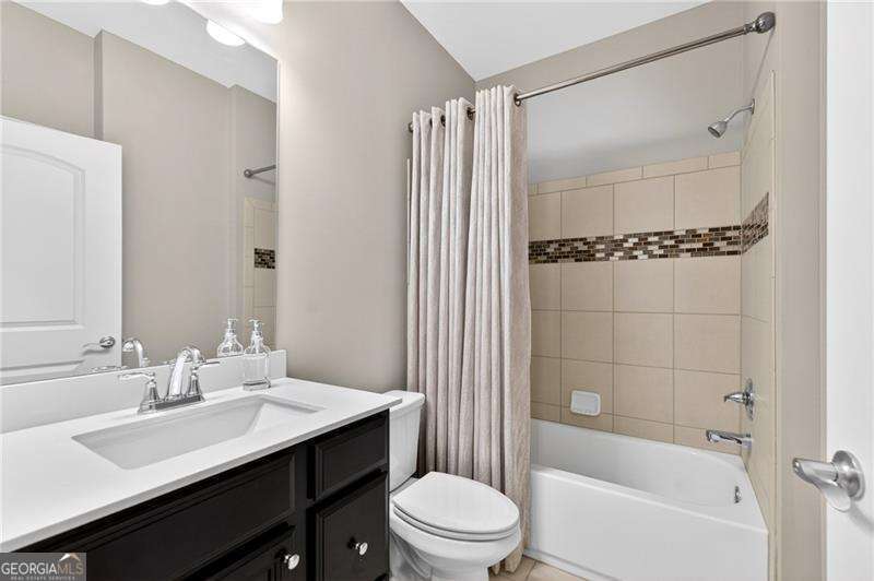 527 Margaret Lane Property Photo 9