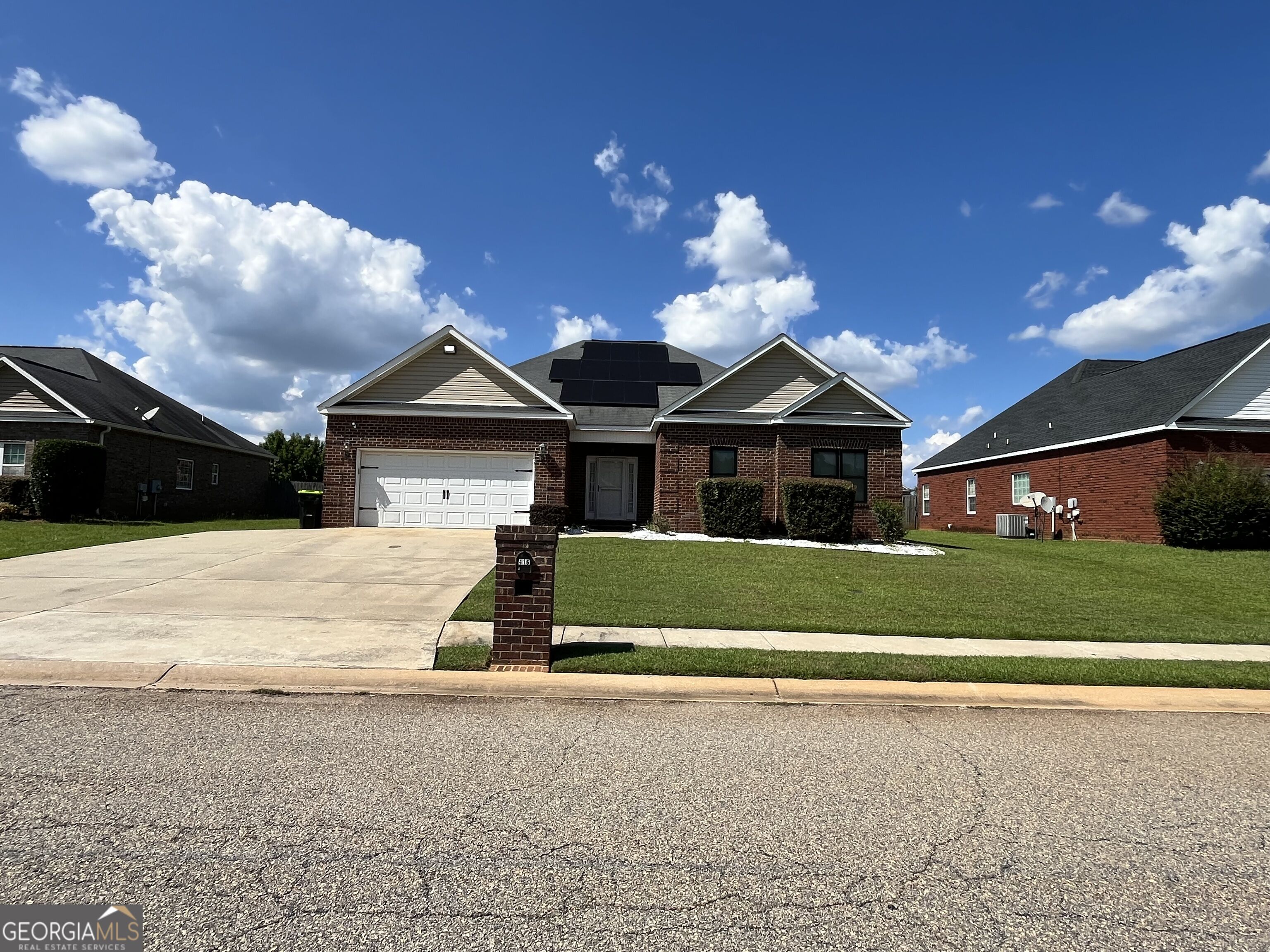 416 Hunts Landing Drive Property Photo 1