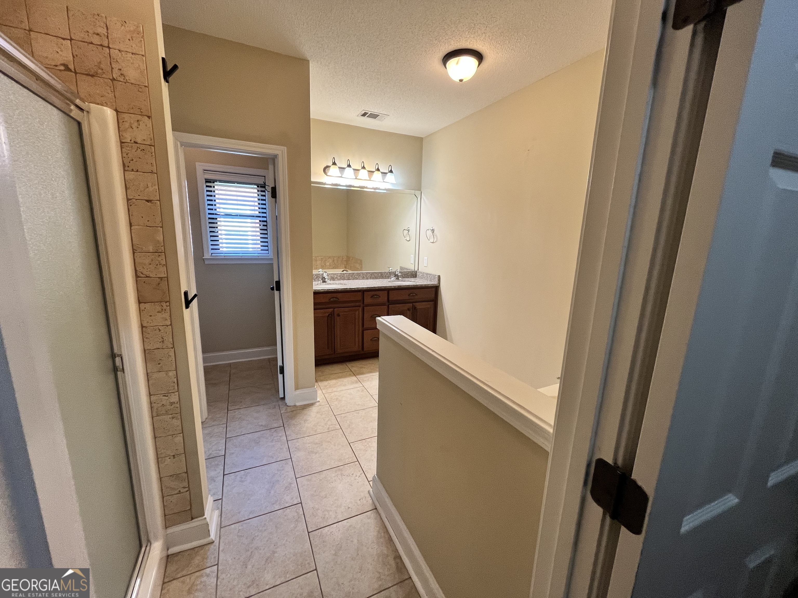 416 Hunts Landing Drive Property Photo 8