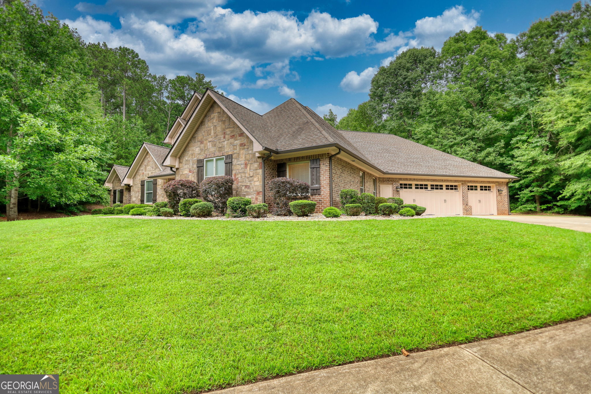 360 Wyldewoode Drive Property Photo 4