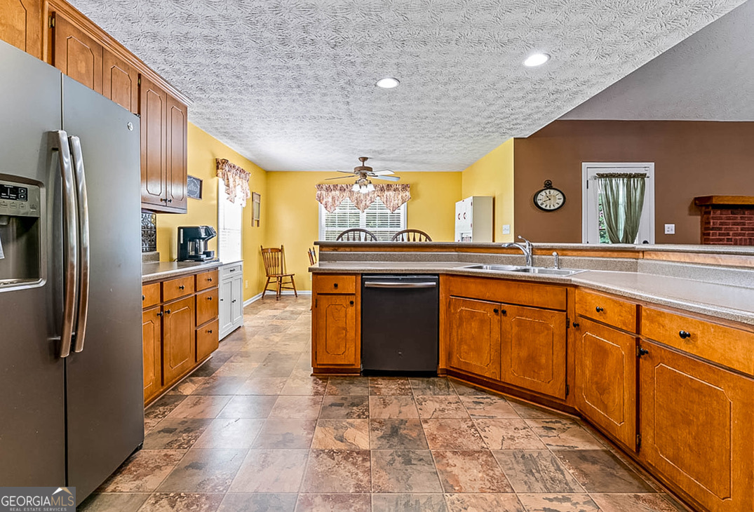 2025 Pheasant Run Drive Property Photo 4