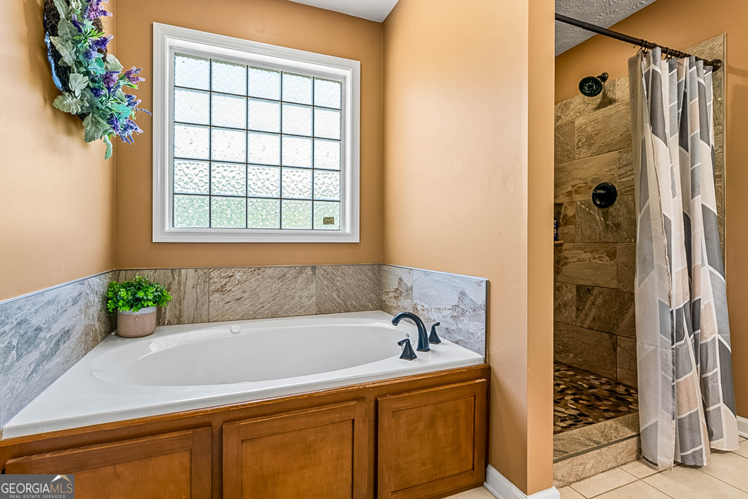 2025 Pheasant Run Drive Property Photo 15