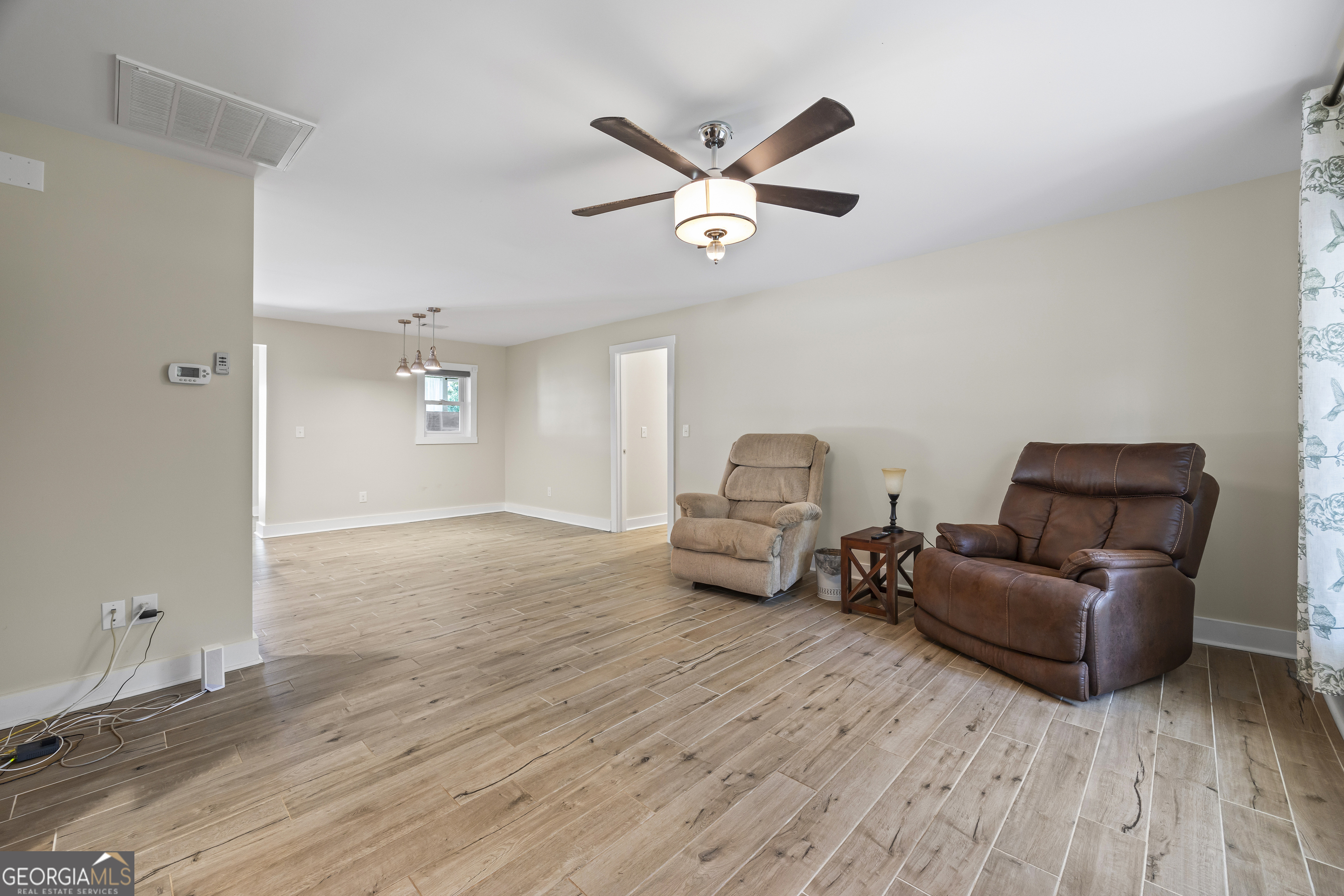 711 Shackelford Road Property Photo 6