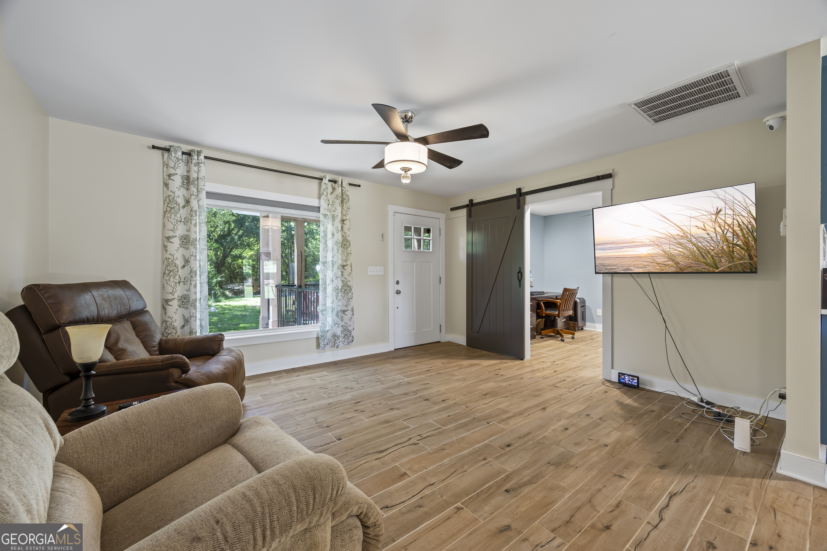 711 Shackelford Road Property Photo 8