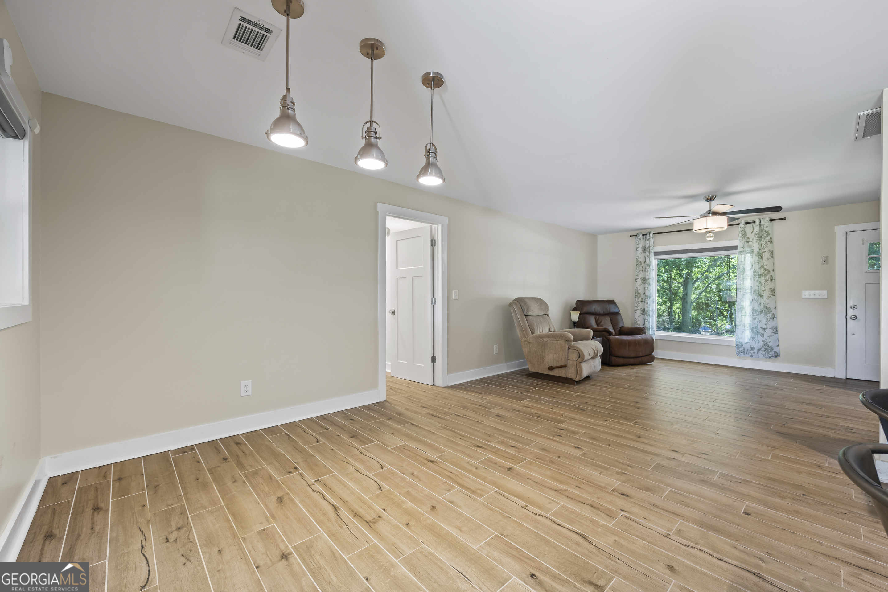 711 Shackelford Road Property Photo 10