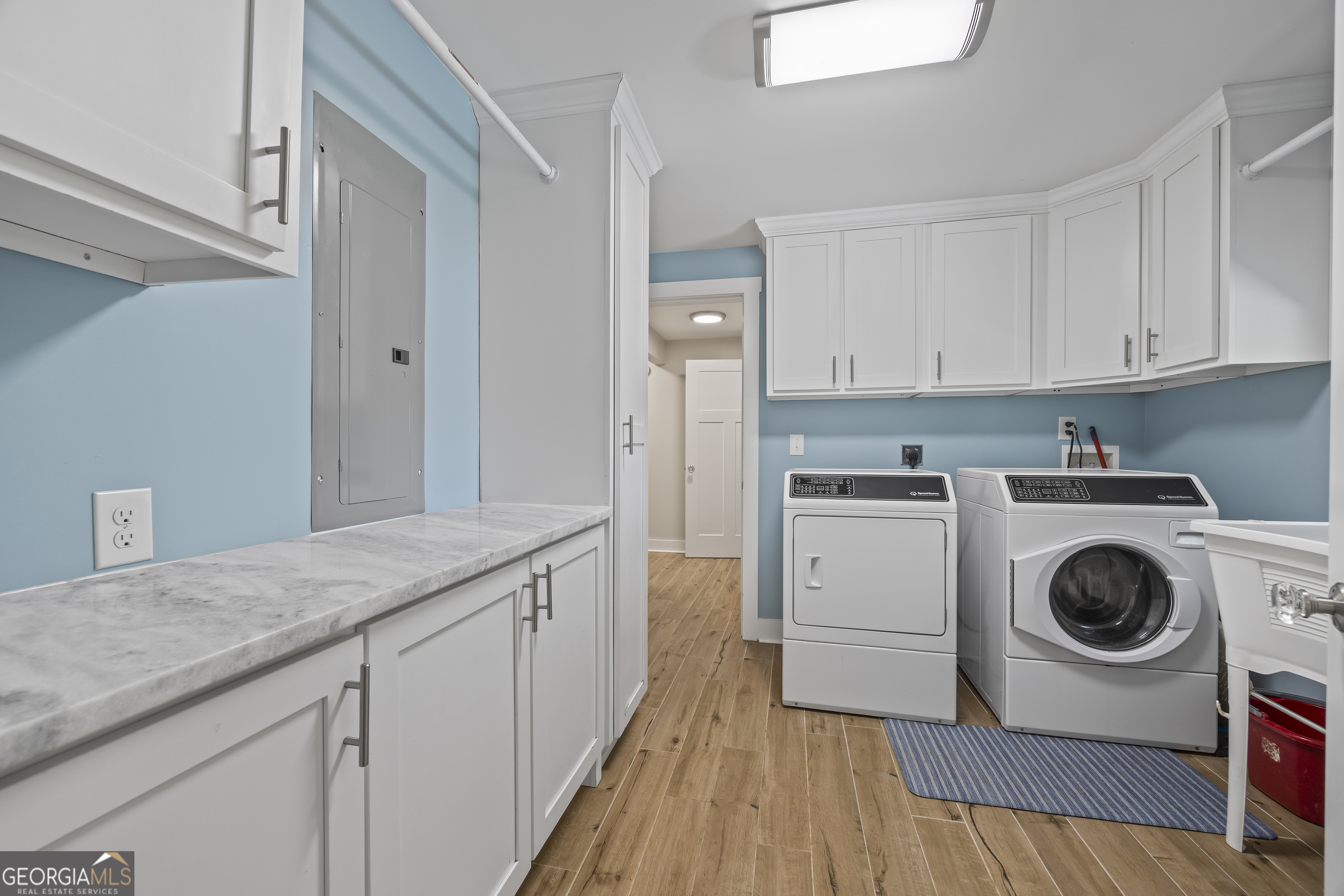 711 Shackelford Road Property Photo 23
