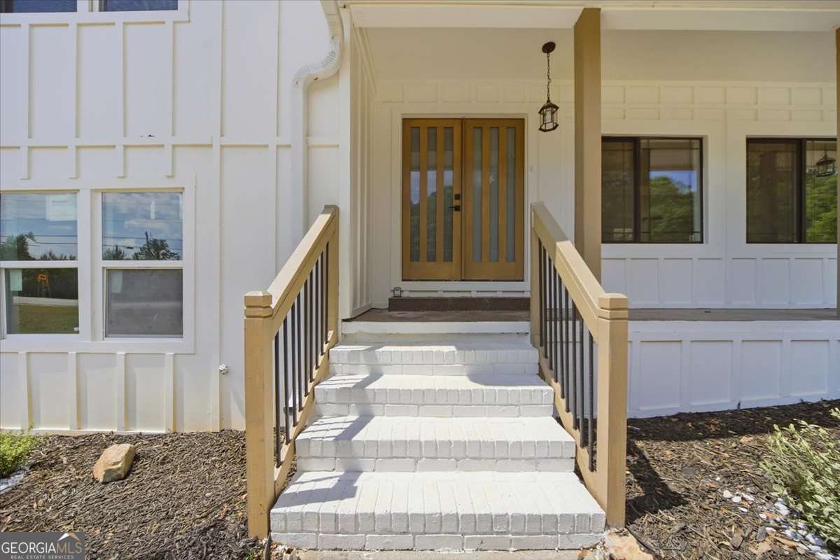 1073 Grayson Parkway Property Photo 3