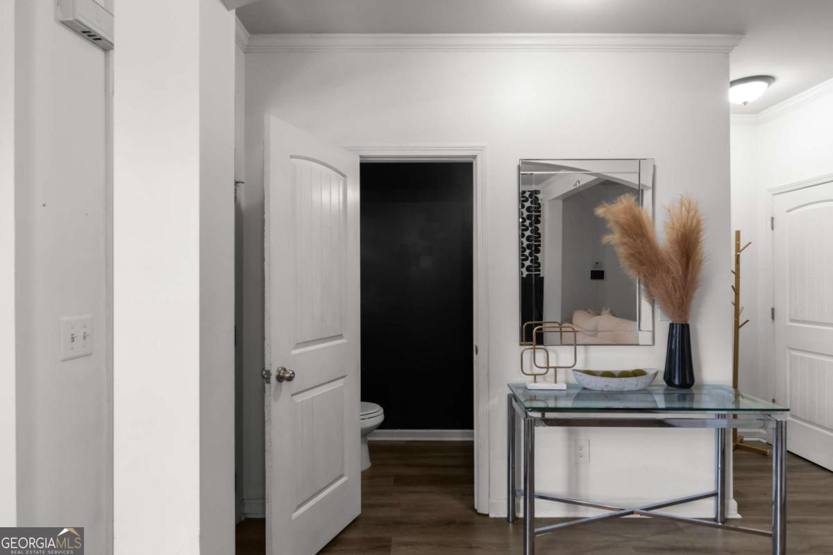 210 Silver Willow Walk Property Photo 8