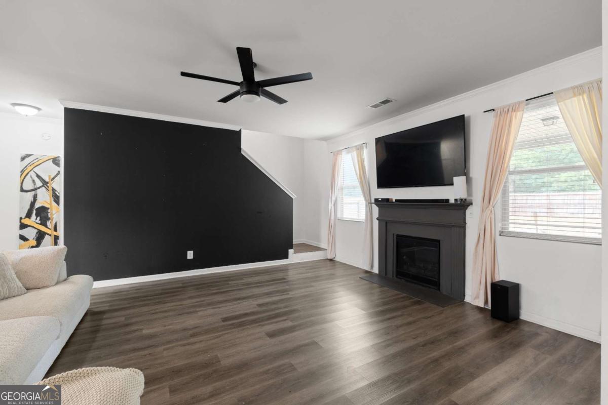 210 Silver Willow Walk Property Photo 12