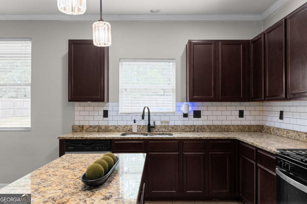 210 Silver Willow Walk Property Photo 18