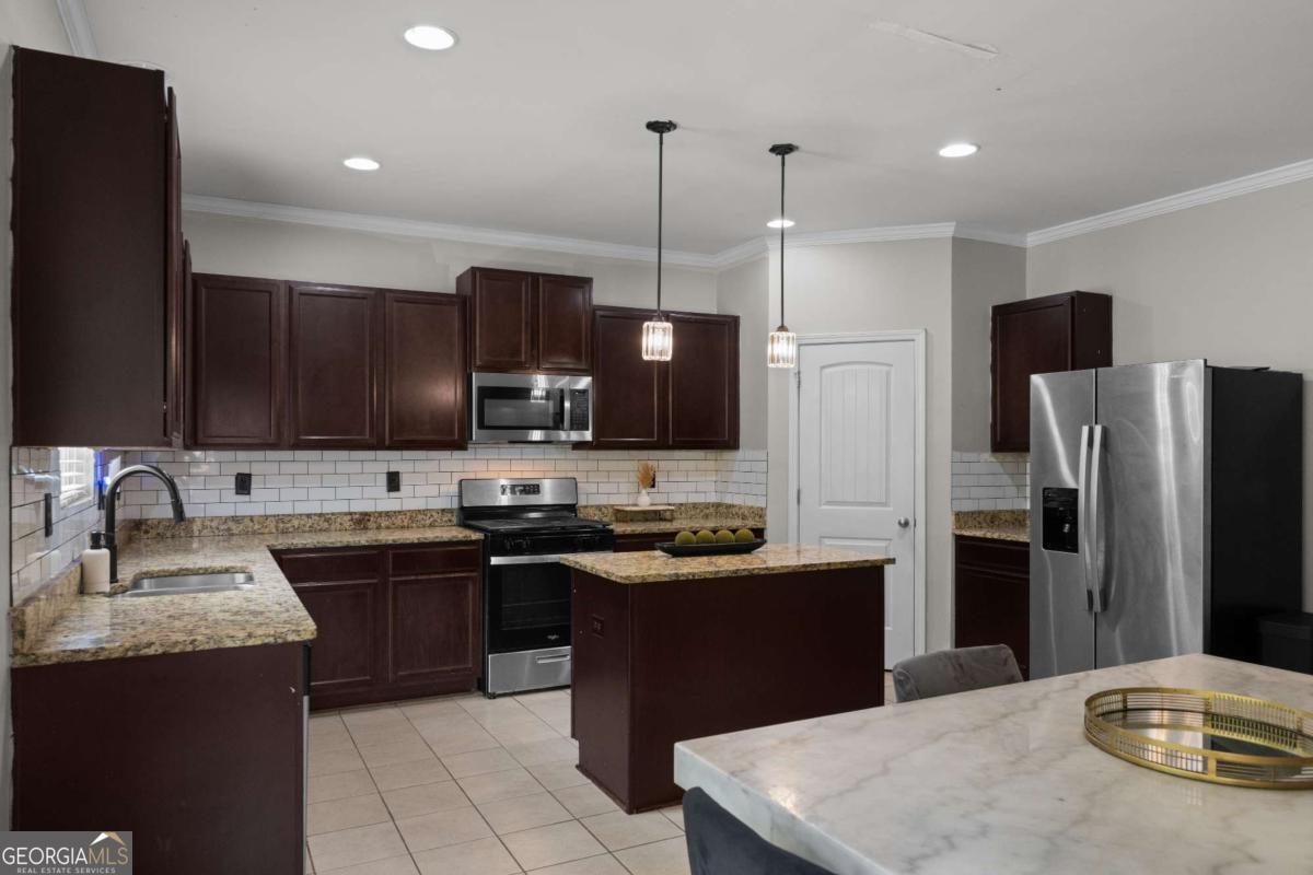 210 Silver Willow Walk Property Photo 19