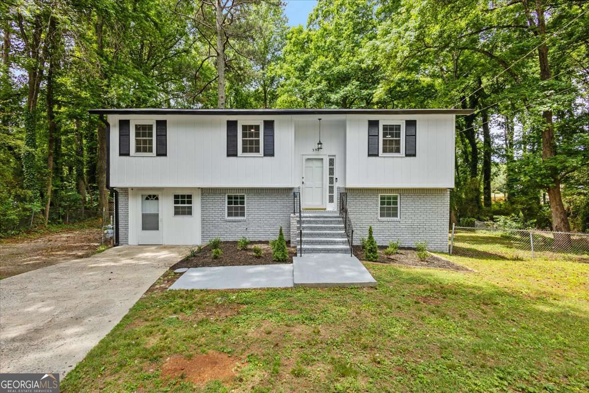 394 Burr Oak Court Property Photo 1