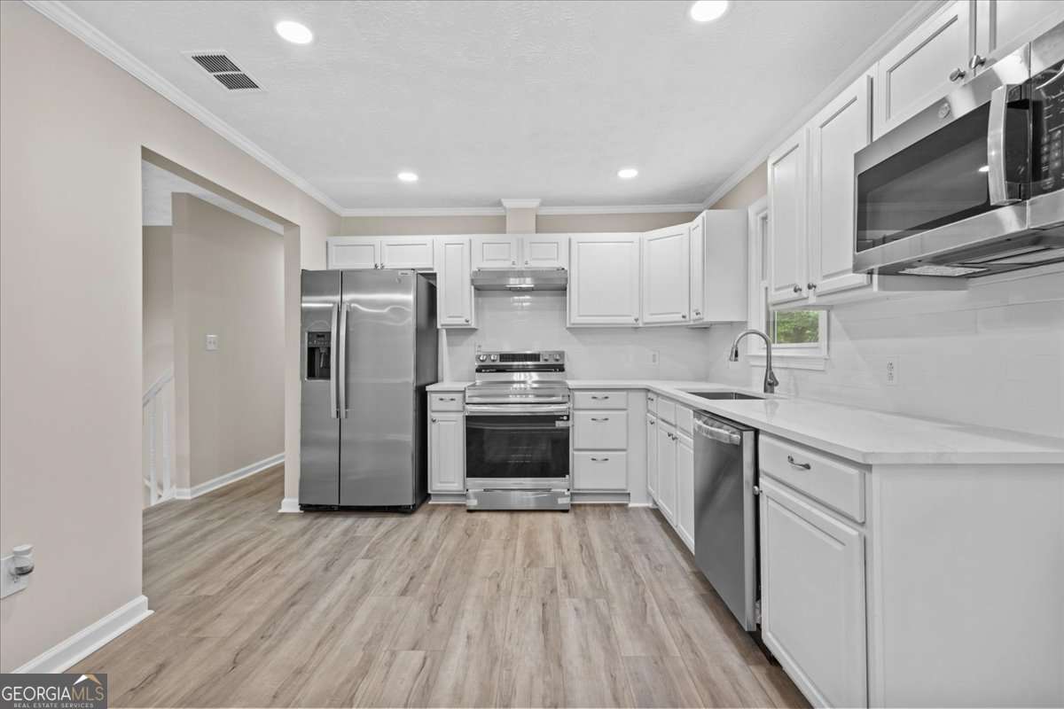 394 Burr Oak Court Property Photo 15