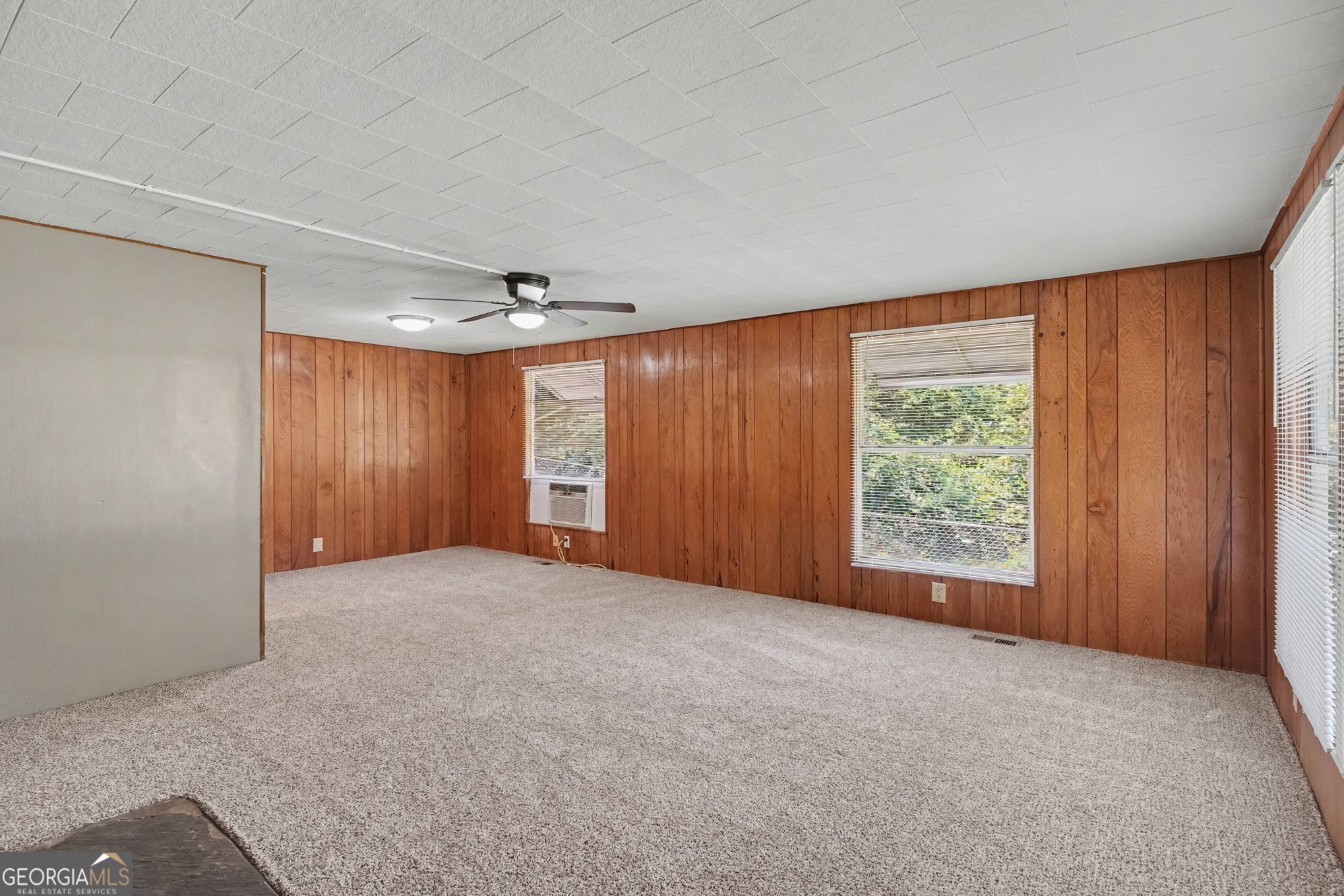 45 E James Circle Property Photo 4