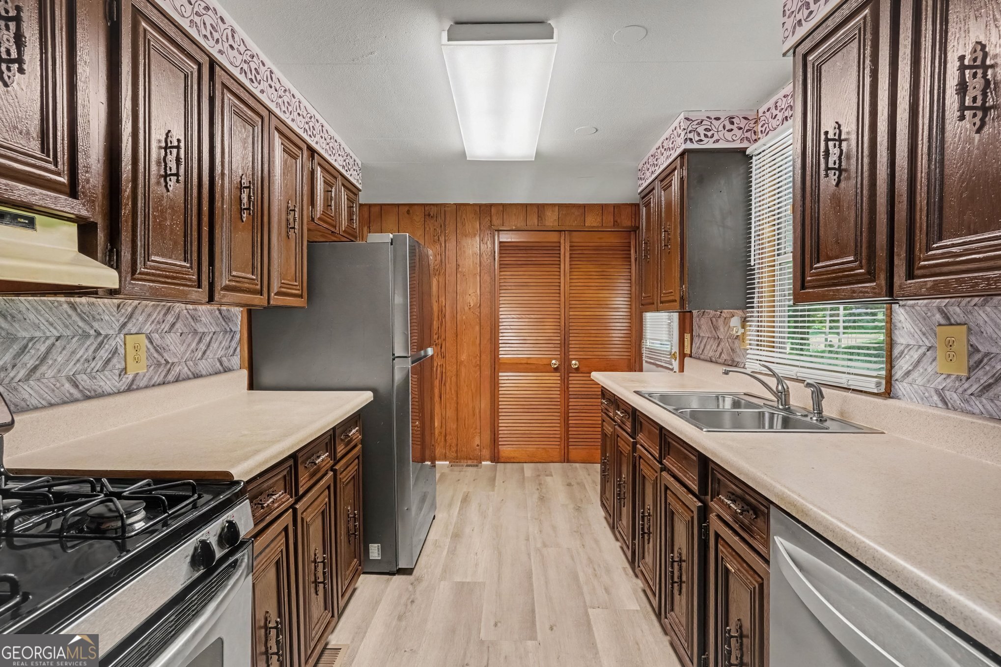 45 E James Circle Property Photo 6