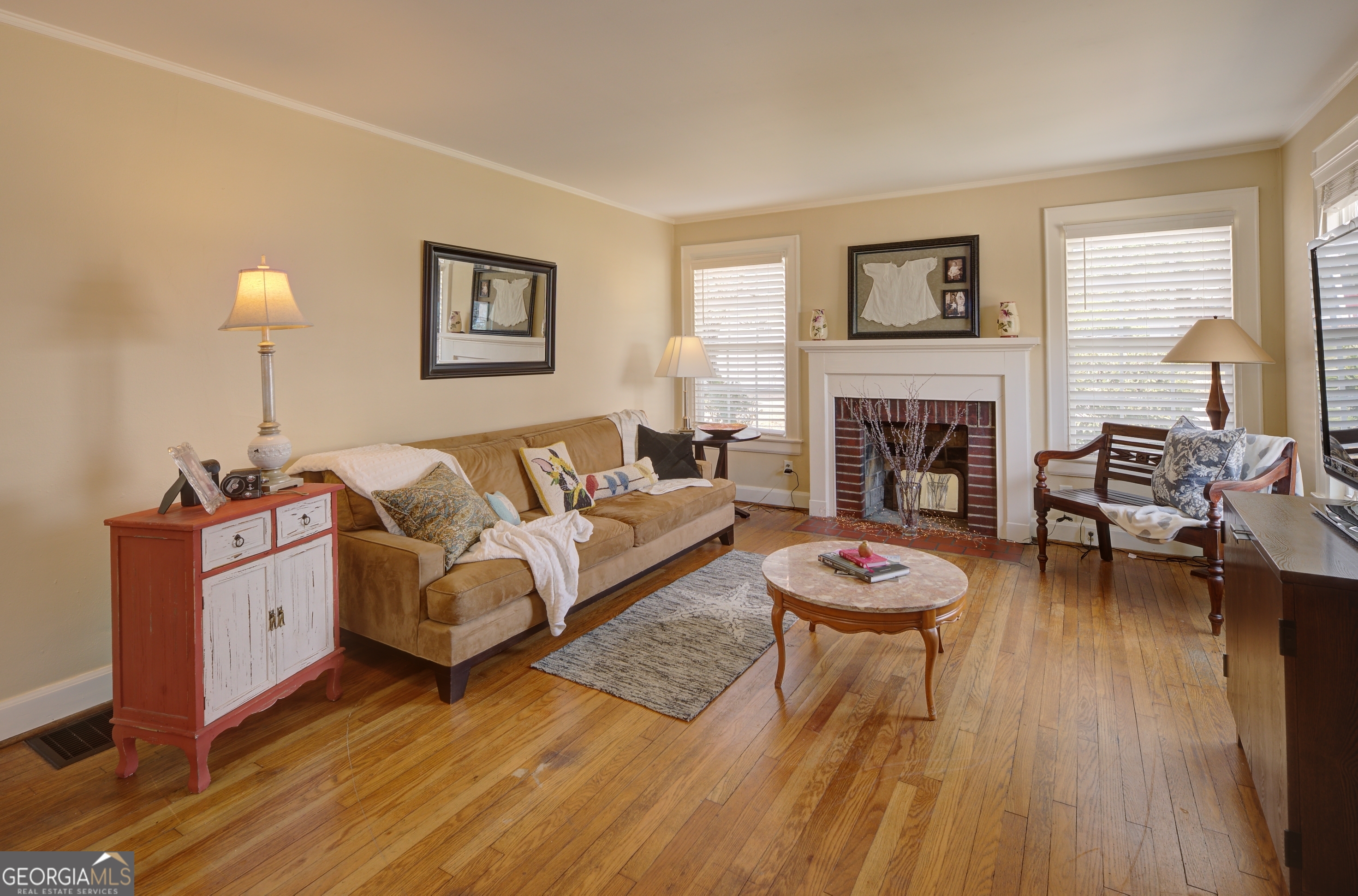 1005 S Crest Road Property Photo 4