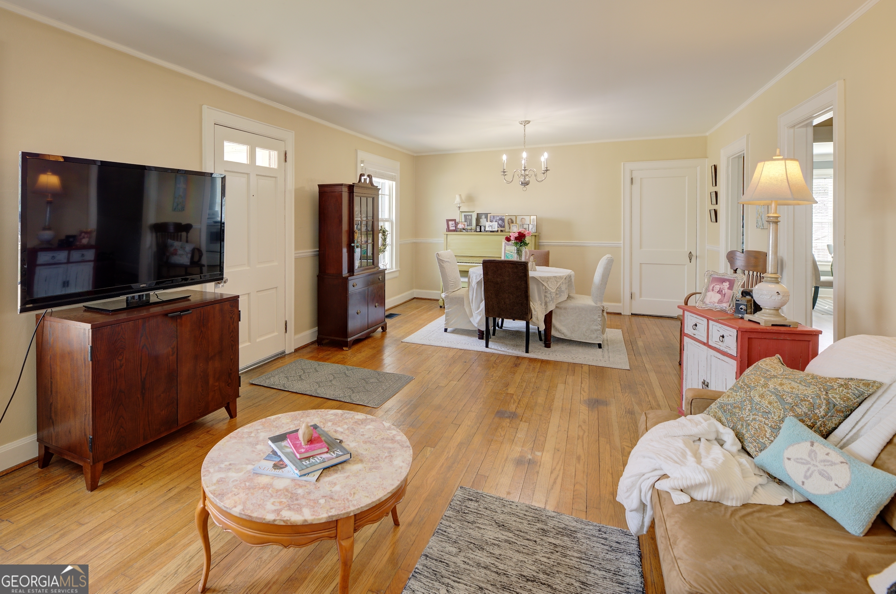 1005 S Crest Road Property Photo 9