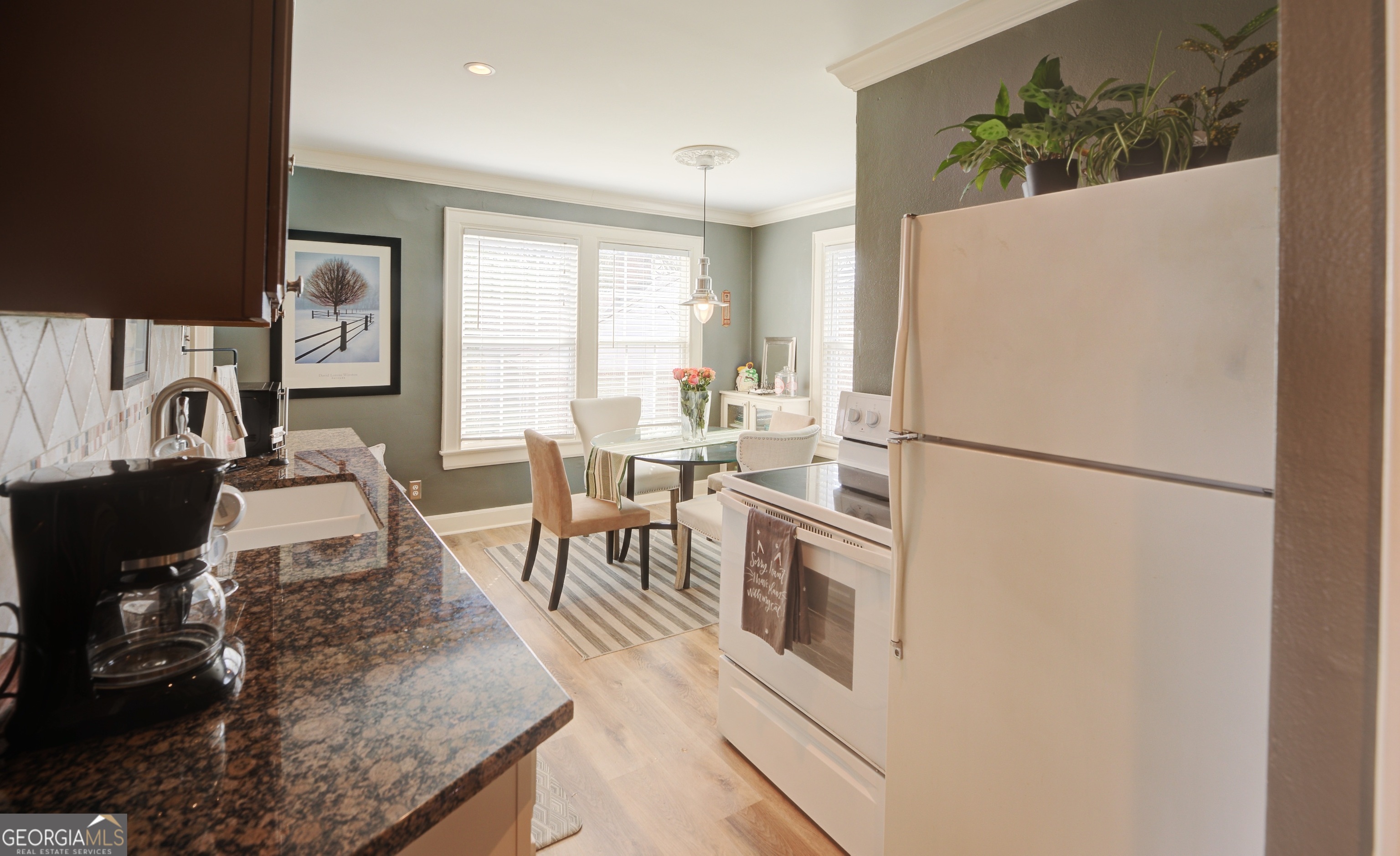 1005 S Crest Road Property Photo 13