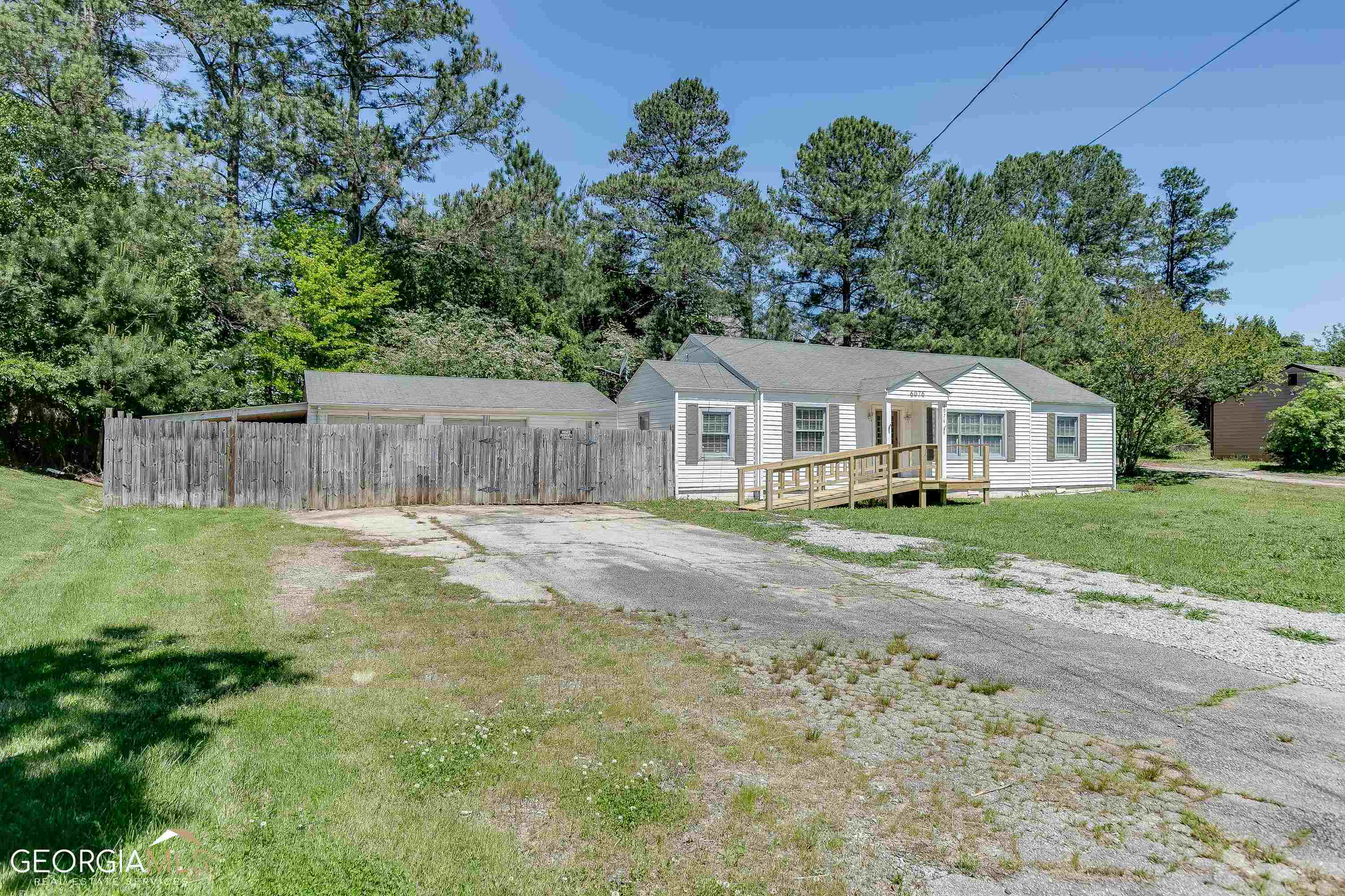 6076 Atlanta Highway Property Photo 11