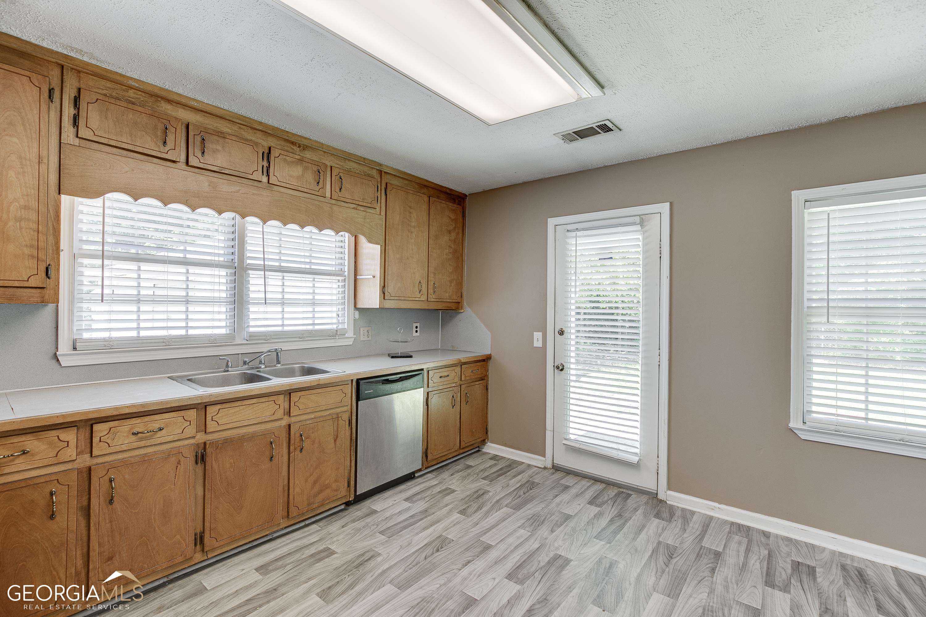 6076 Atlanta Highway Property Photo 18
