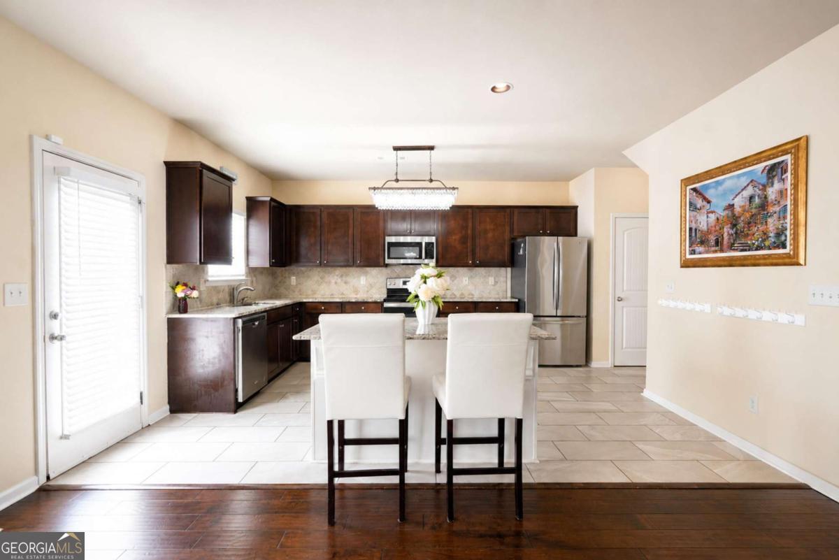 2066 Villa Spring Court Property Photo 4