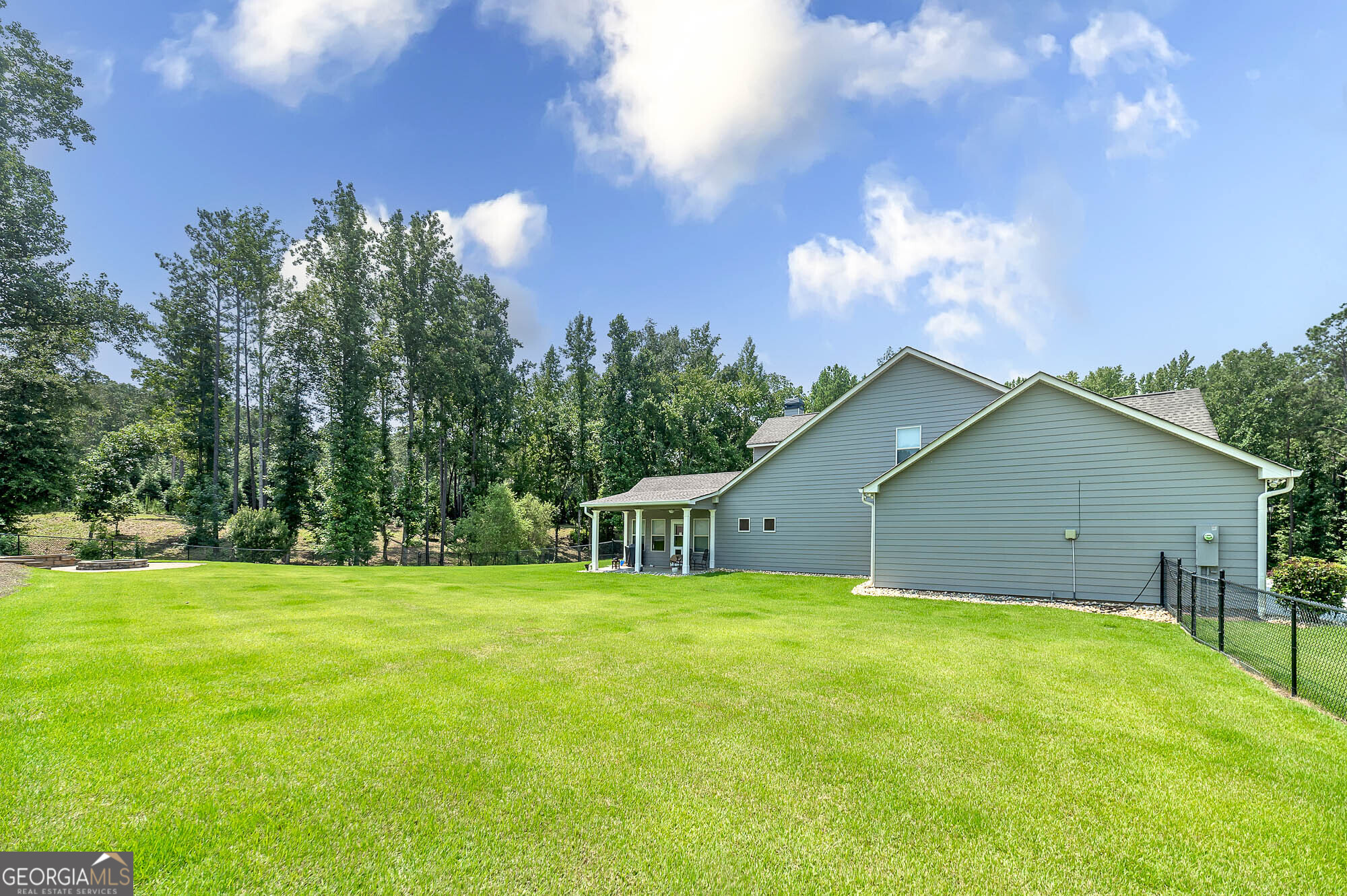 90 Wagon Trail Property Photo 4