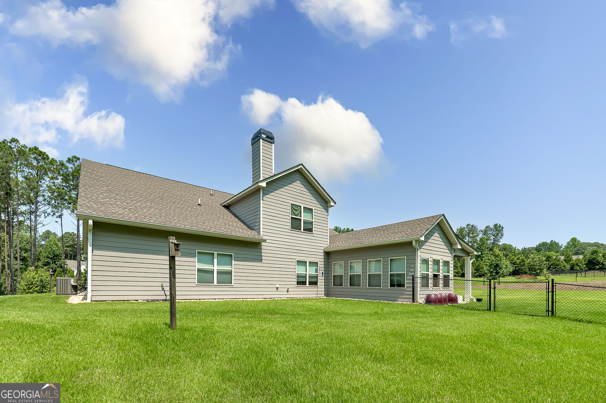 90 Wagon Trail Property Photo 6