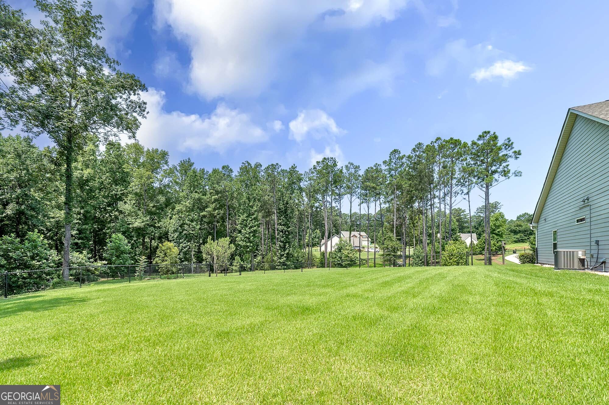 90 Wagon Trail Property Photo 8
