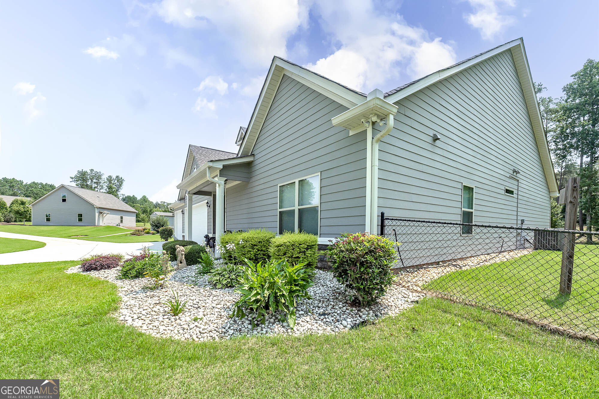 90 Wagon Trail Property Photo 10