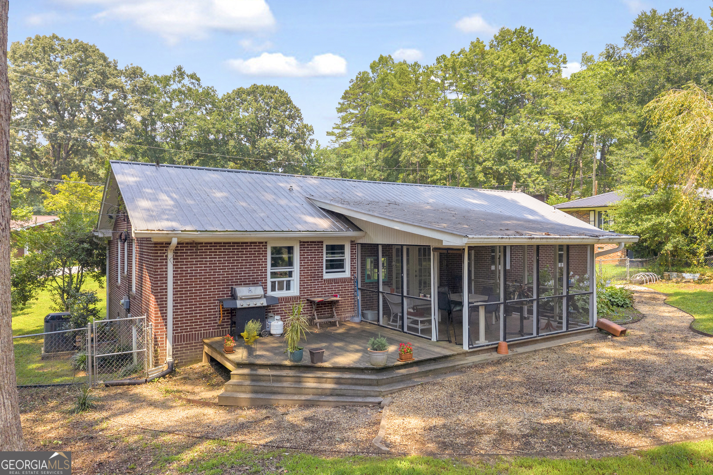 87 Furman Street Property Photo 3
