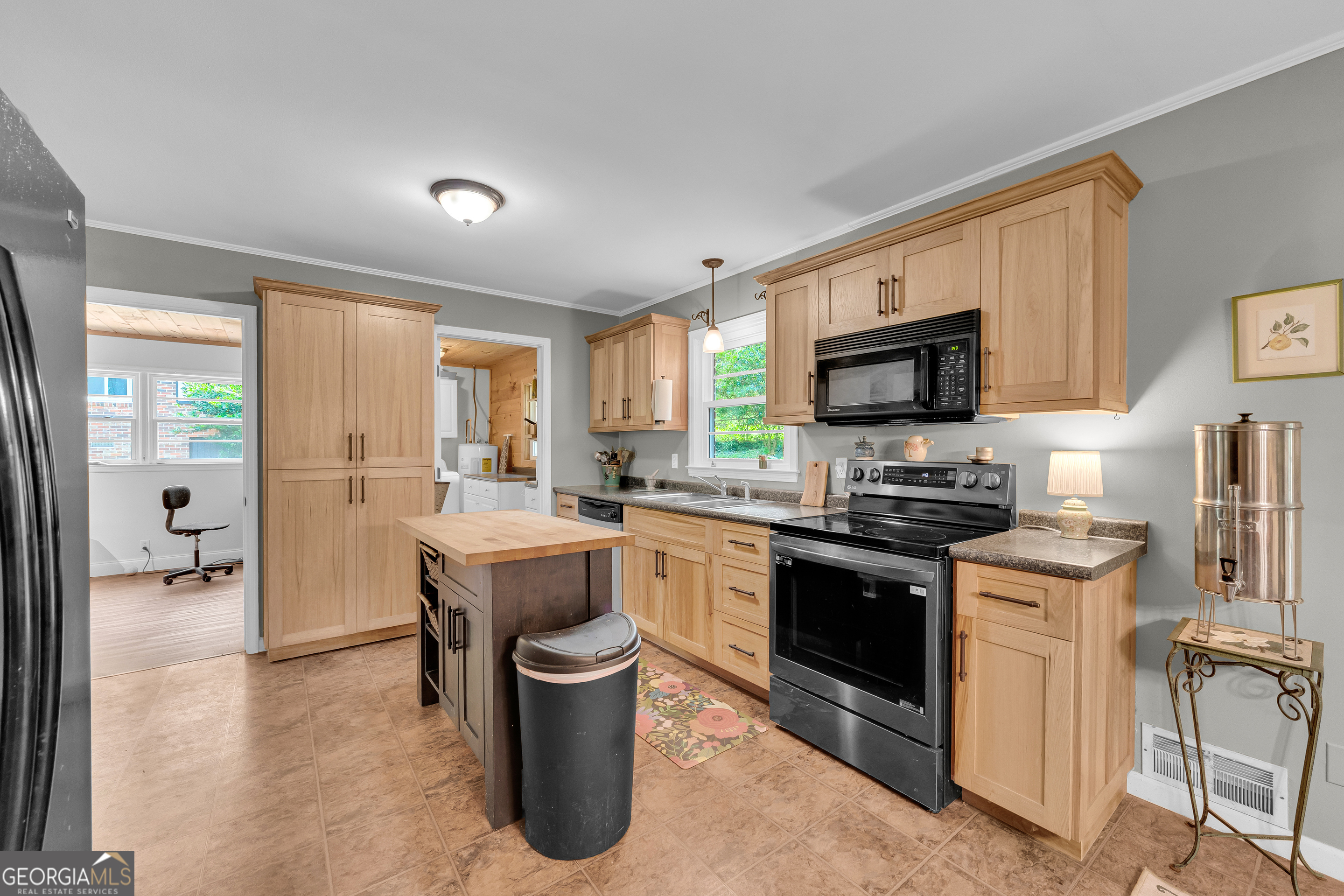 87 Furman Street Property Photo 10