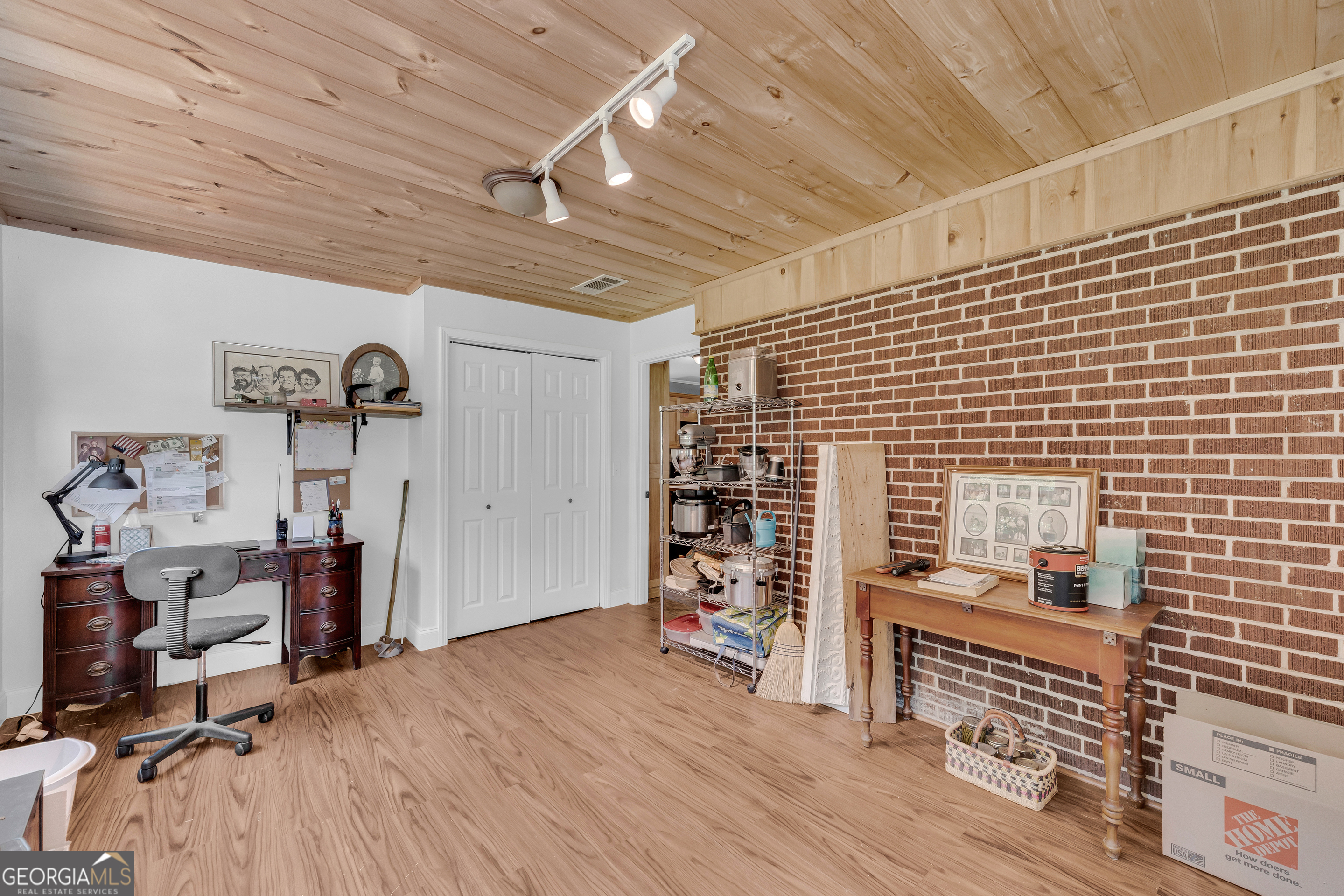 87 Furman Street Property Photo 32