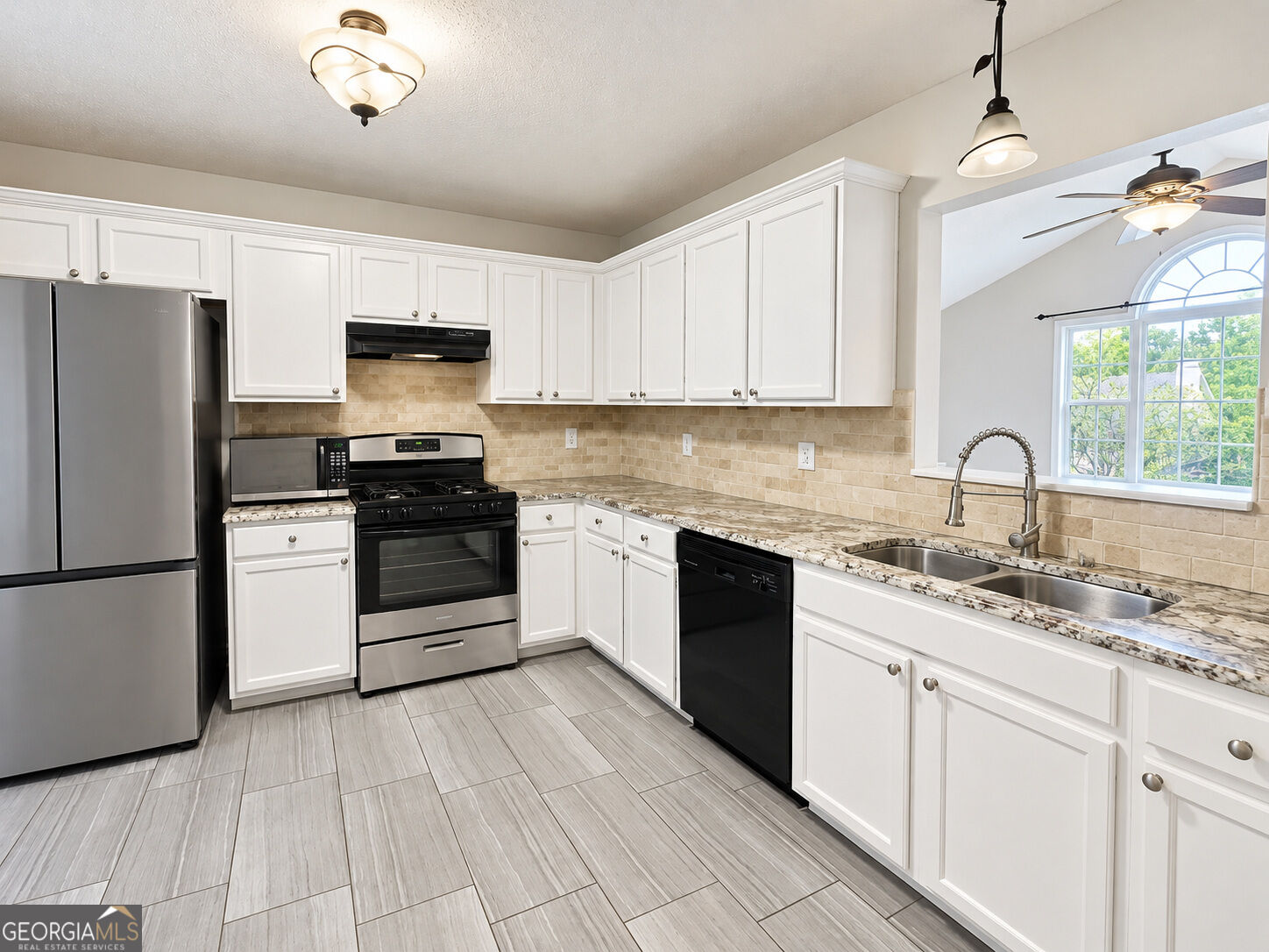 46 Ellen Glen Way Property Photo 7