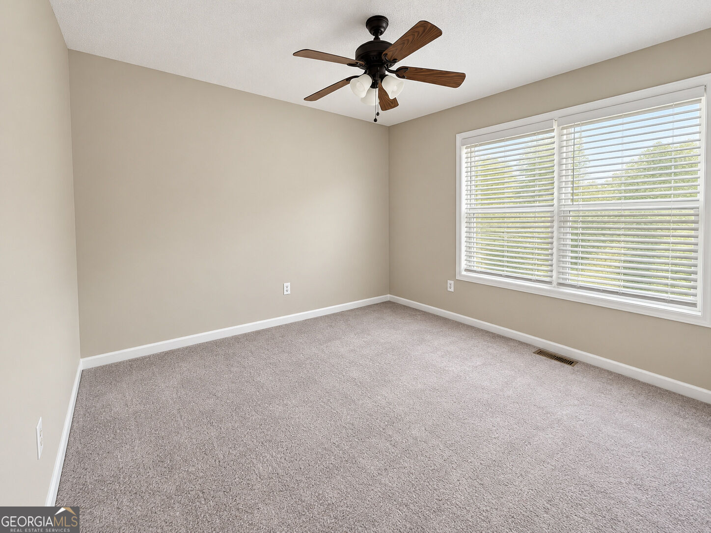 46 Ellen Glen Way Property Photo 8