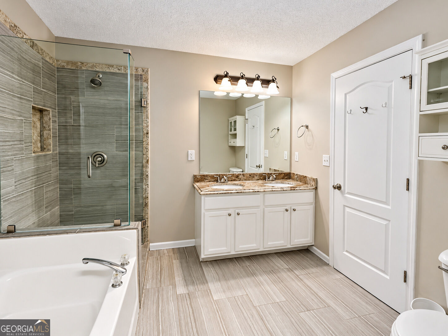 46 Ellen Glen Way Property Photo 10
