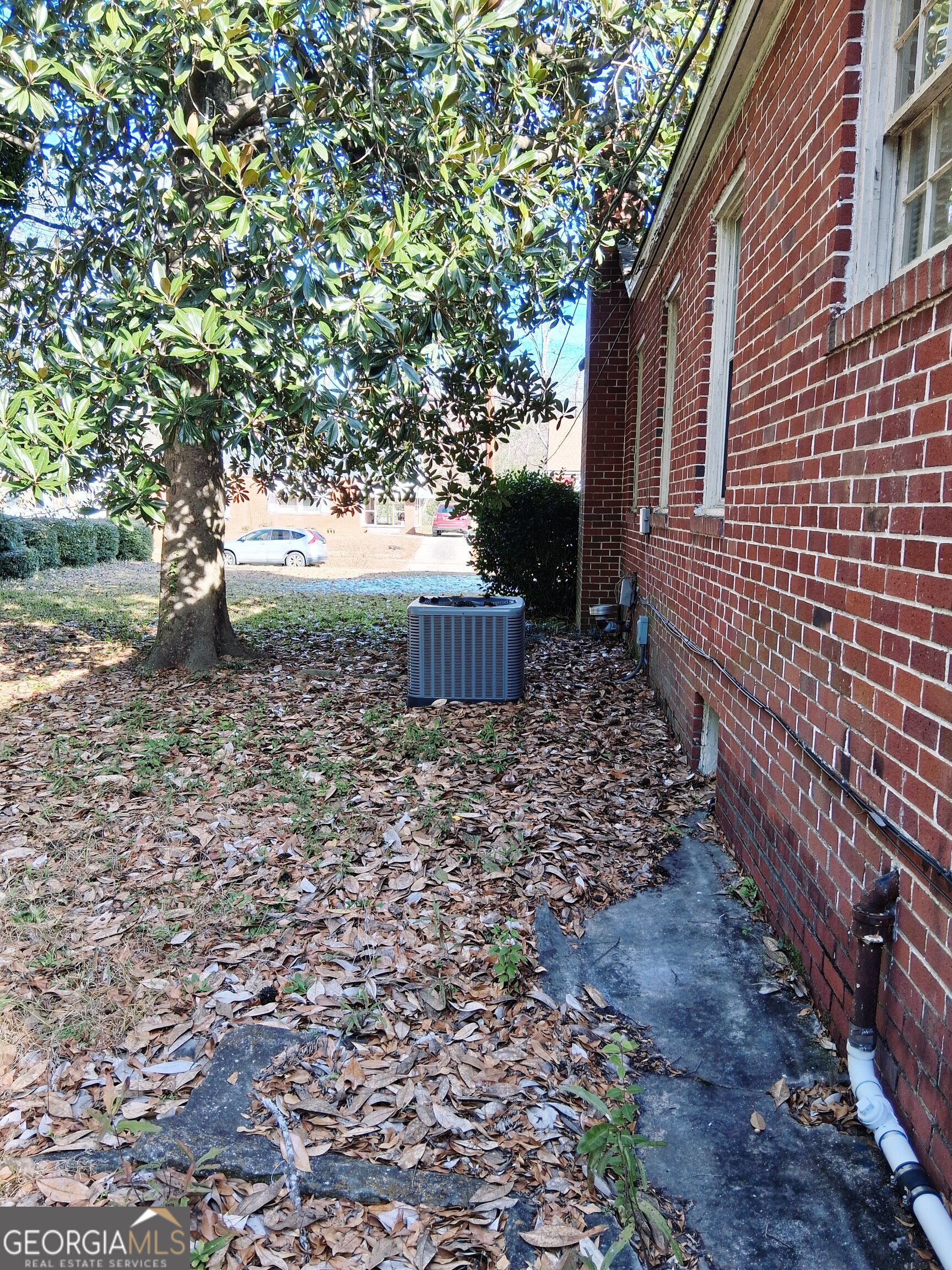 2722 Suwanee Avenue Property Photo 4