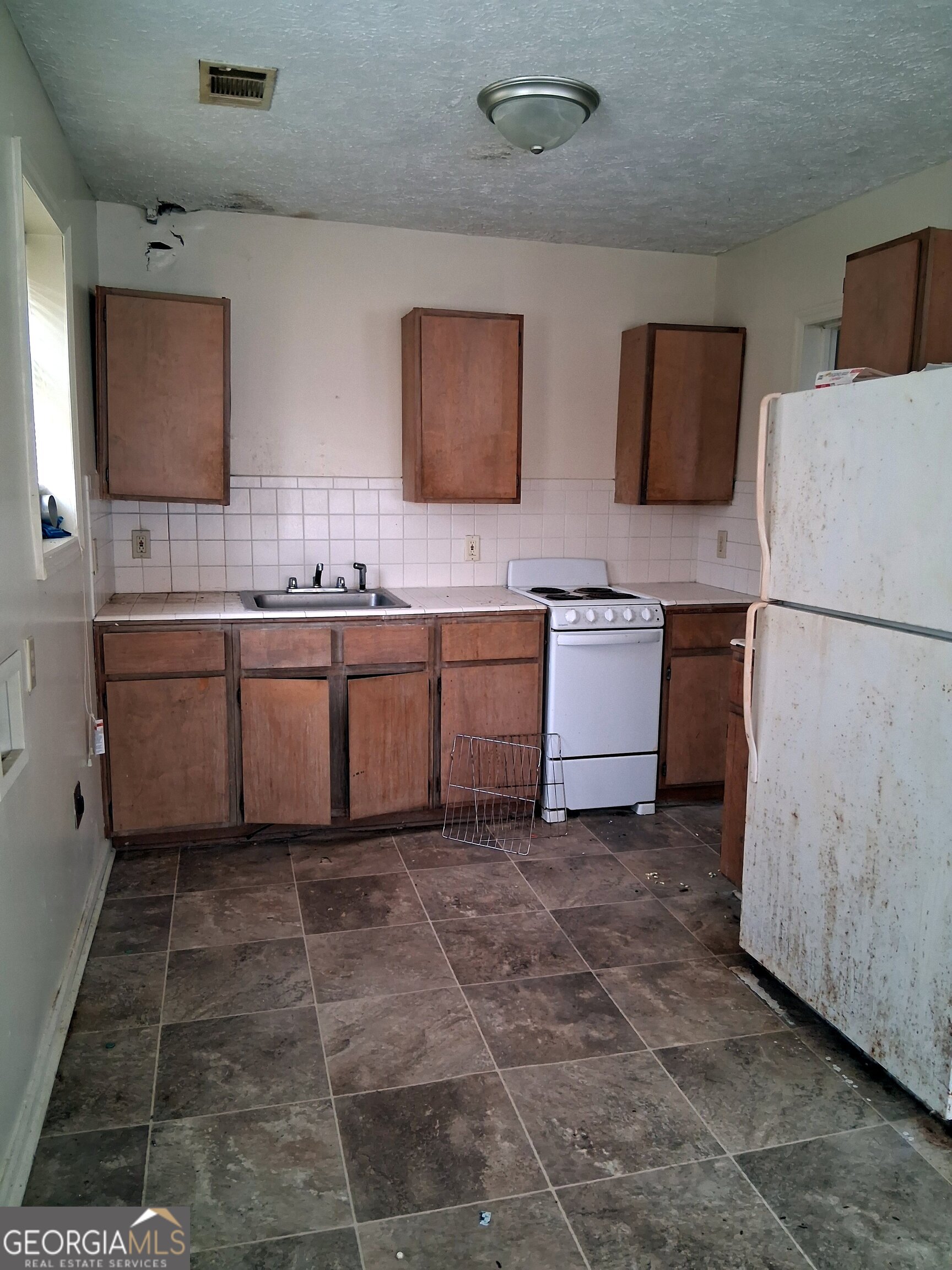 2722 Suwanee Avenue Property Photo 9
