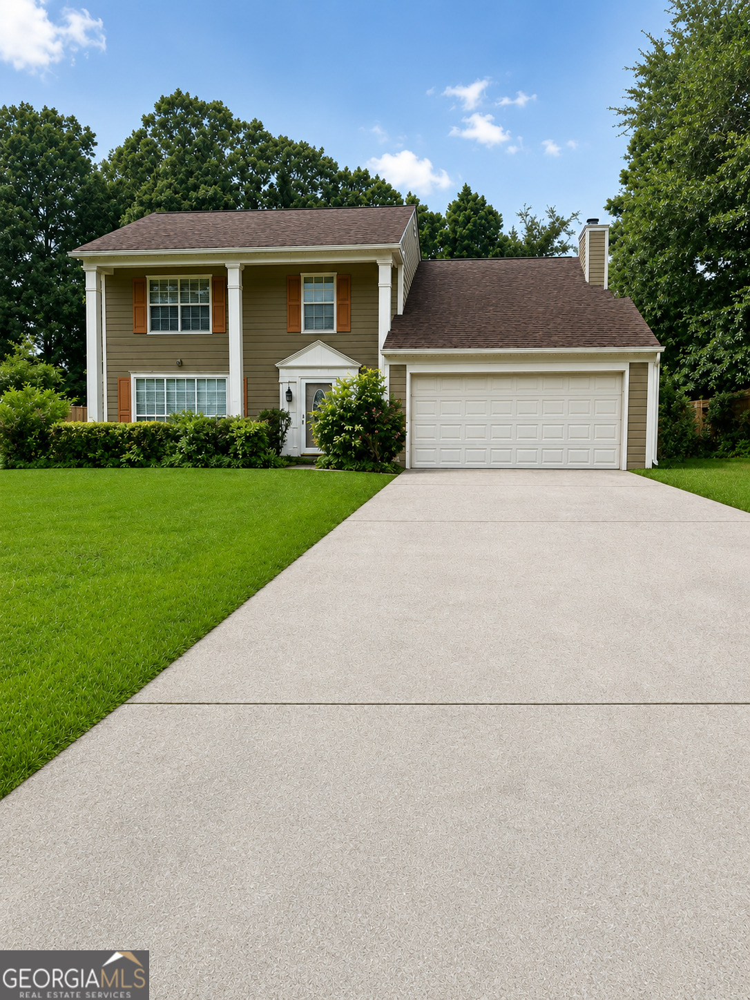 124 Heathrow Drive Property Photo 1