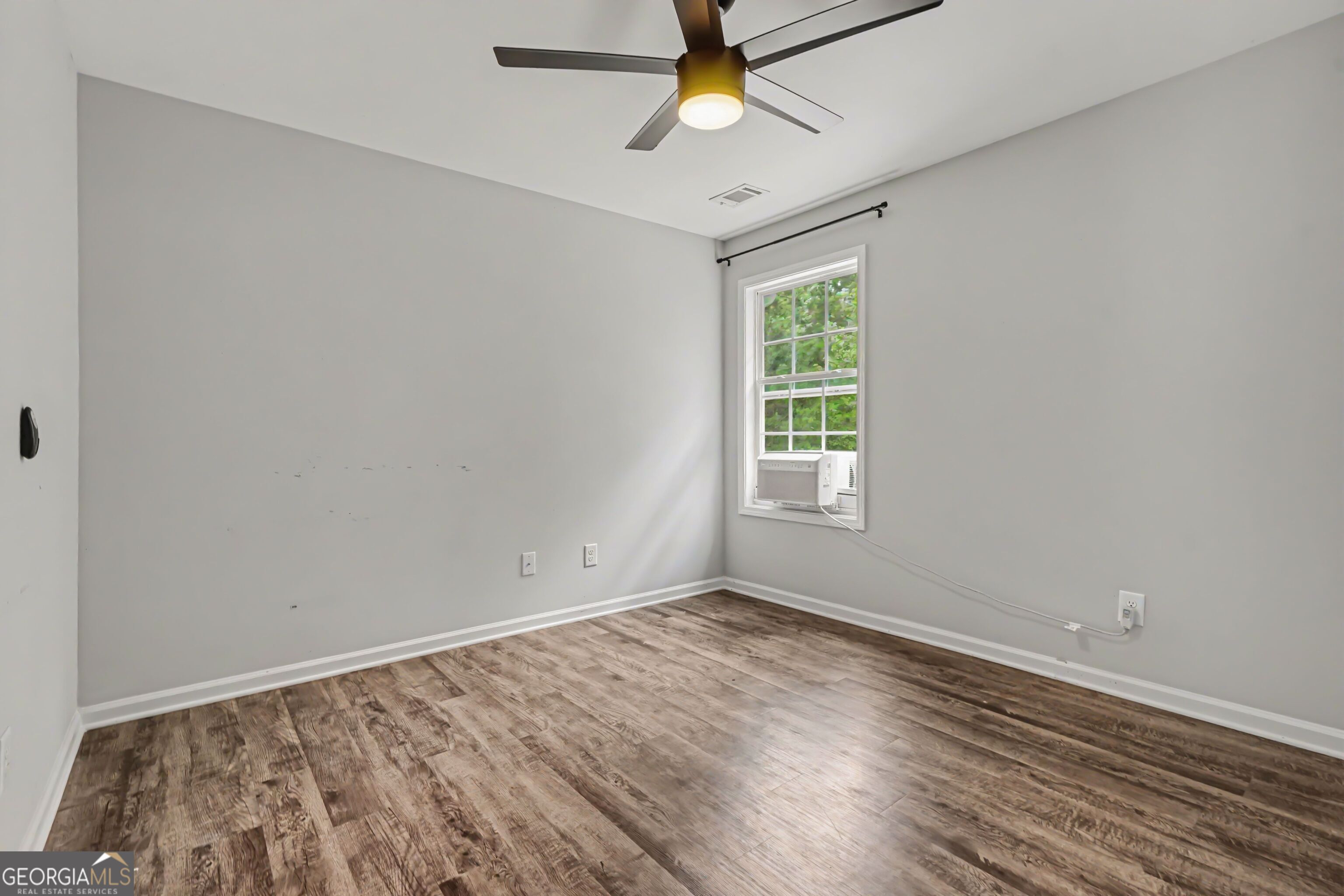 734 Dawn Place Property Photo 7
