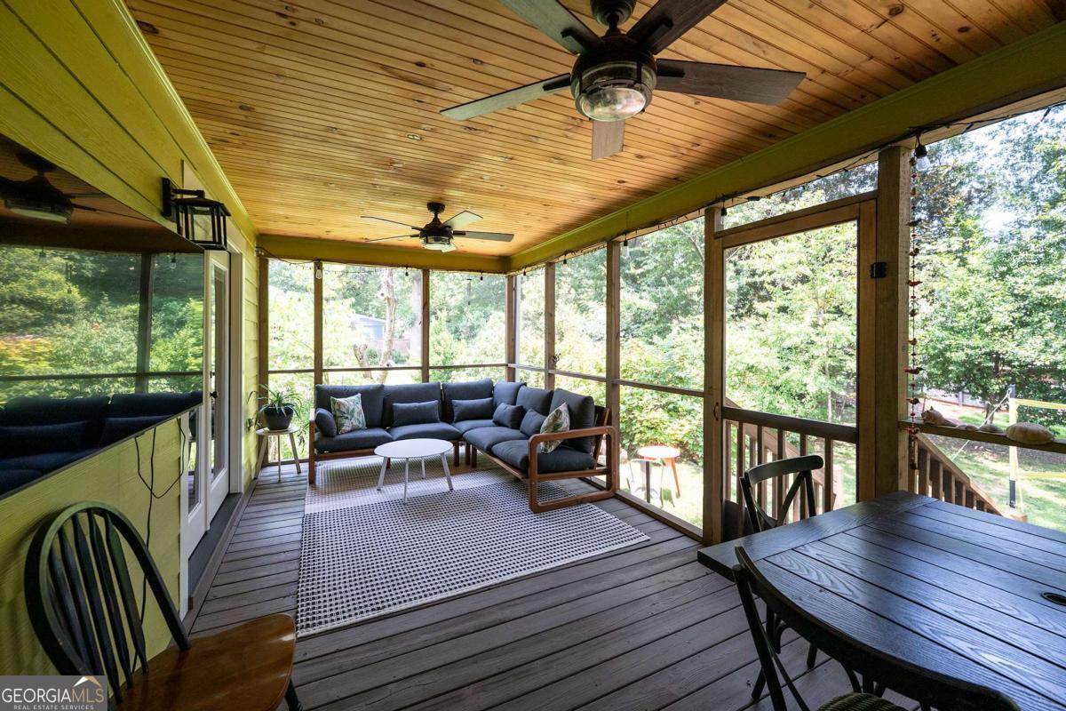 160 Crestview Circle Property Photo 21