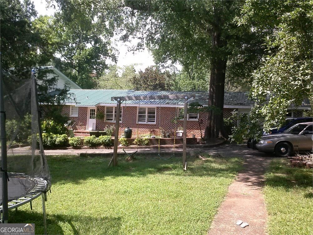 8122 Jefferson Drive Property Photo 5
