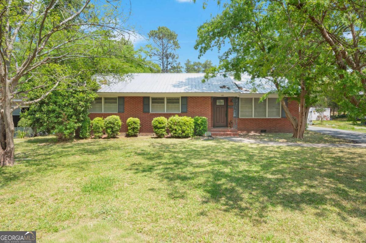 1011 Cherokee Circle Property Photo 1