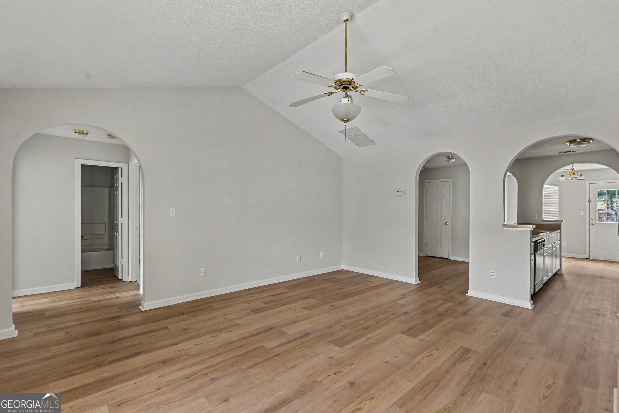 9009 Highland Pass Property Photo 7