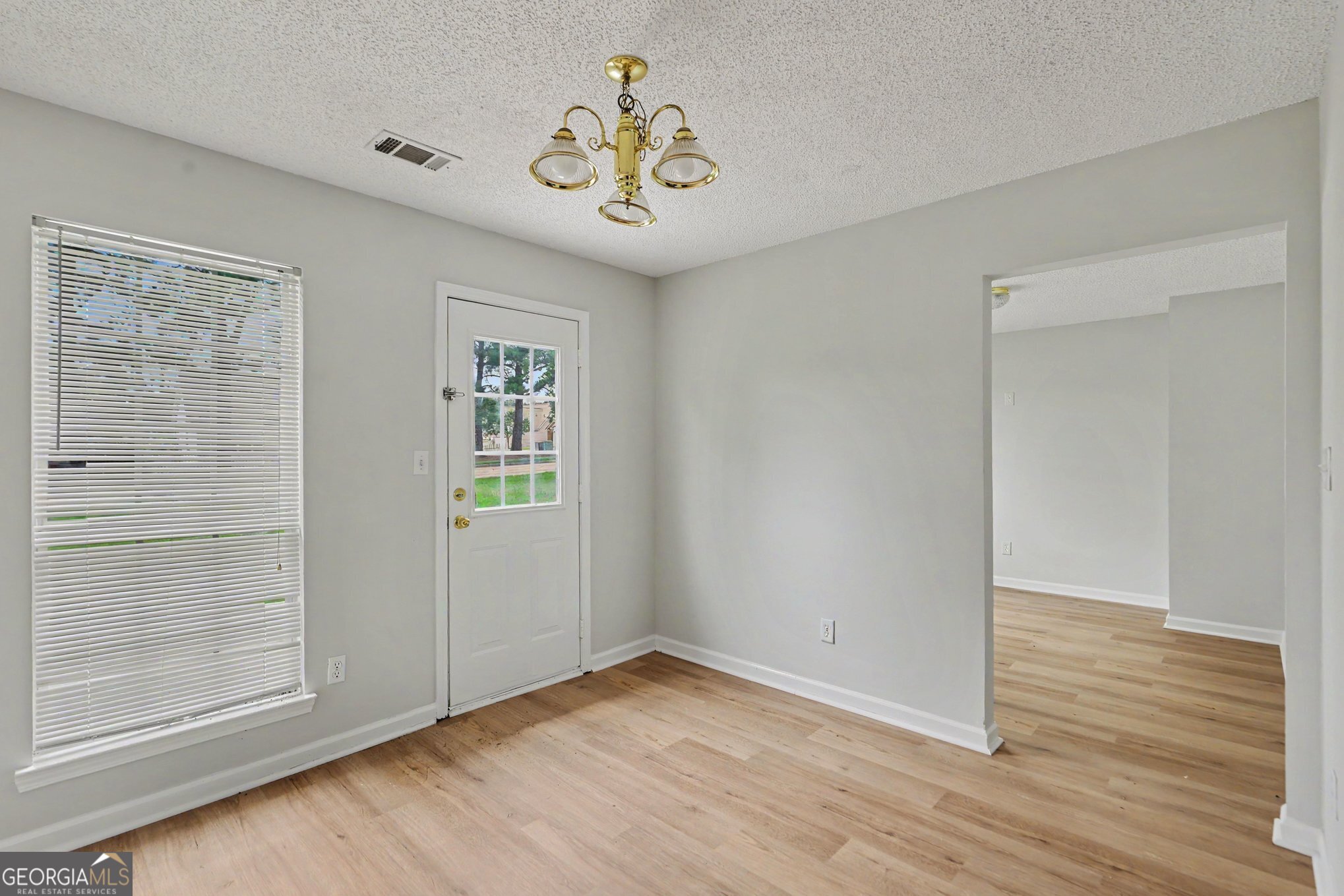 9009 Highland Pass Property Photo 9